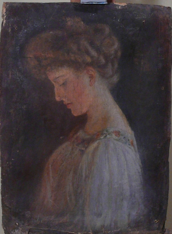 14/57 Portrait of a lady in profile facing left